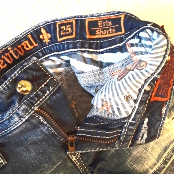 Rock Revival (Erin) Denim Shorts. Womens Size: Waist 25x03 Inseam - Picture 4 of 6